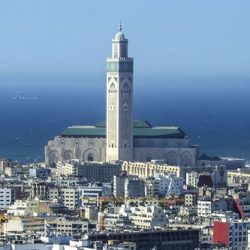 Casablanca est une ville fascinante et contrastée, qui mêle tradition et modernité, richesse et pauvreté, histoire et actualité.