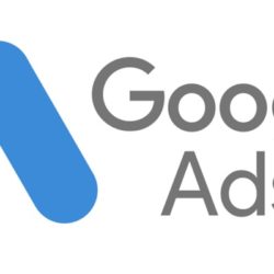 Google Ads est une plateforme publicitaire en ligne payante proposée par Google. Elle permet aux annonceurs de diffuser leurs annonces sur le moteur de recherche de Google, ainsi que sur d’autres sites web et applications partenaires.