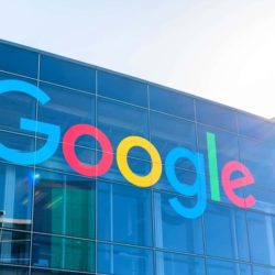 Google est une entreprise américaine spécialisée dans les services technologiques, notamment le moteur de recherche, la publicité en ligne, les logiciels et les systèmes d’exploitation.