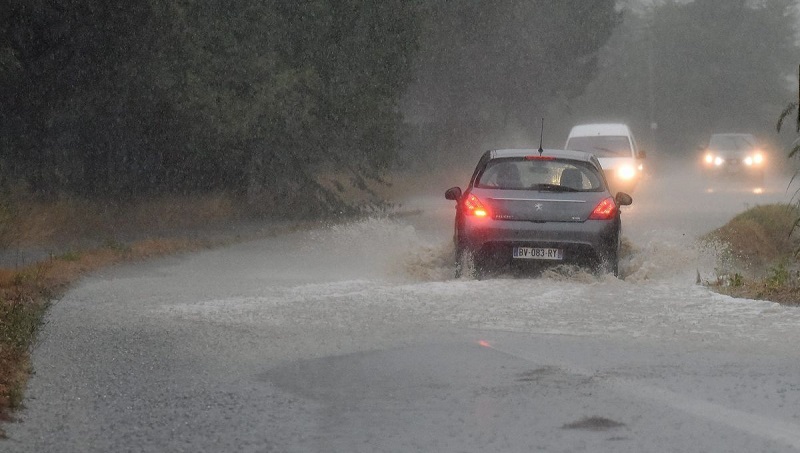 Les Alpes-Maritimes sont sous la menace d’un épisode d’intempéries exceptionnel qui pourrait provoquer des pluies torrentielles, des inondations et des glissements de terrain. Météo-France a déclenché la vigilance rouge, le niveau le plus élevé, pour le département à partir de vendredi 20 octobre au matin. Il s’agit du premier épisode méditerranéen dans les Alpes-Maritimes cette année.