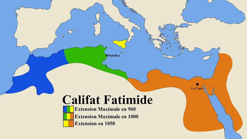 Les Fatimides sont une dynastie califale chiite ismaélienne qui prétend descendre de Ali Ibn Abi Talib et de Fatima, la fille du prophète Mahomet. Ils ont fondé leur califat en 909 en Ifriqiya (actuelle Tunisie) en renversant les Aghlabides, des vassaux des Abbassides sunnites.