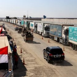 Les premiers camions transportant de l’aide humanitaire ont franchi samedi ce point de passage entre l’Egypte et Gaza, apportant un peu de soulagement à la population palestinienne assiégée par les bombardements israéliens.