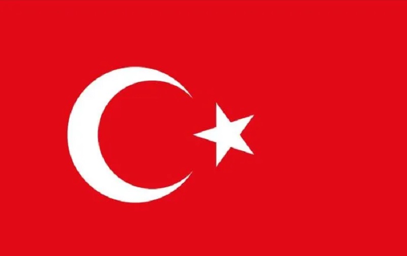La Turquie est un pays situé à la fois en Asie et en Europe, bordé par la mer Noire, la mer Méditerranée, la mer Égée et la mer de Marmara.