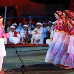 La musique marocaine est le reflet de la diversité culturelle et historique du pays. Elle est influencée par les traditions arabo-musulmanes, berbères, andalouses, africaines, juives et européennes. Elle se décline en plusieurs genres, tels que le chaâbi, le gnawa, le malhoun, le raï, le rap, le rai’n’b, le reggada, l’ahidous, l’aita, le ghiwane ou encore l’amazigh.