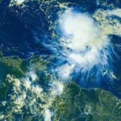 L’ouragan Tammy est un phénomène météorologique qui menace la Guadeloupe et les îles du Nord depuis le vendredi 20 octobre 2023. Il s’agit d’un ouragan de catégorie 1, avec des vents soutenus de 120 km/h et des rafales pouvant atteindre 170 km/h. Tammy se déplace lentement vers l’ouest-nord-ouest, à une vitesse de 13 km/h, et devrait passer au plus près de la Guadeloupe dans la nuit de vendredi à samedi.
